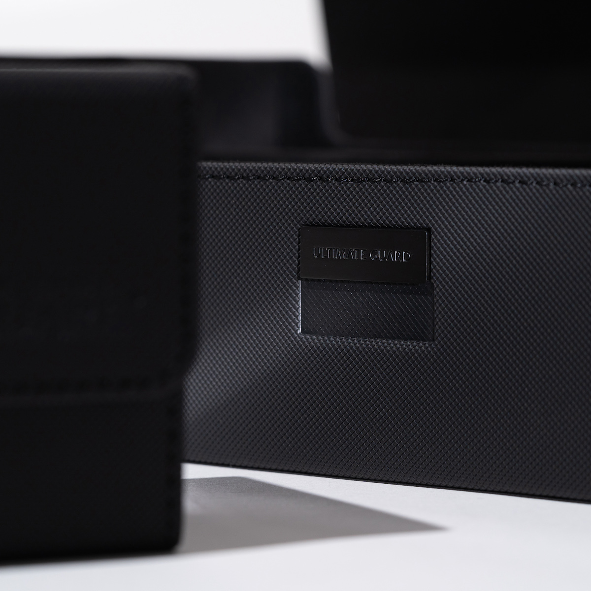 Superhive Monocolor Flip Case (Black) Superhive Monocolor Flip Case (Black)